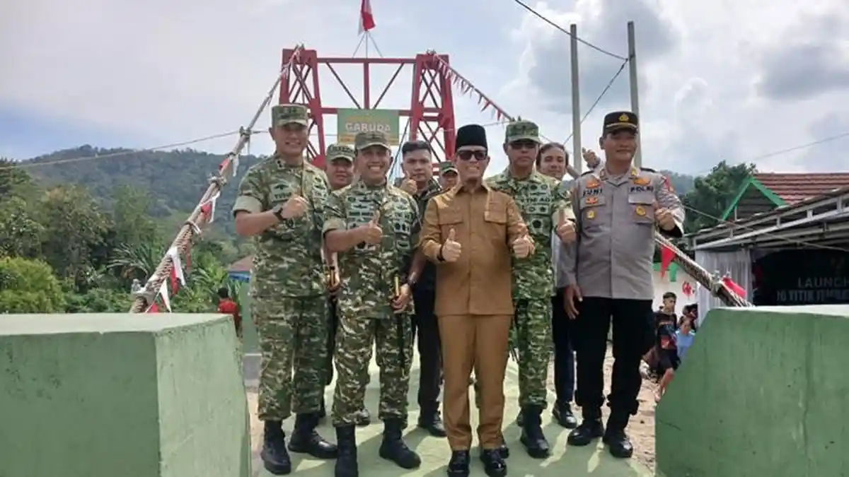 Akses Vital Desa Pusar OKU Kembali Terhubung dengan Diresmikannya Jembatan Gantung Garuda