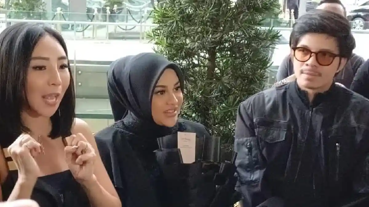 Usia Kehamilan 7 Bulan, Aurel Hermansyah Terpaksa Lepas Cincin Kawin