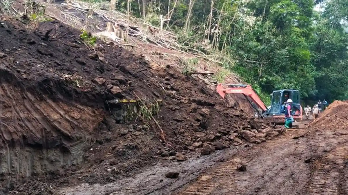 Setelah Longsor yang Tewaskan 10 Orang, Jalur Cangar-Pacet Akan Ditutup Selama 1 Bulan