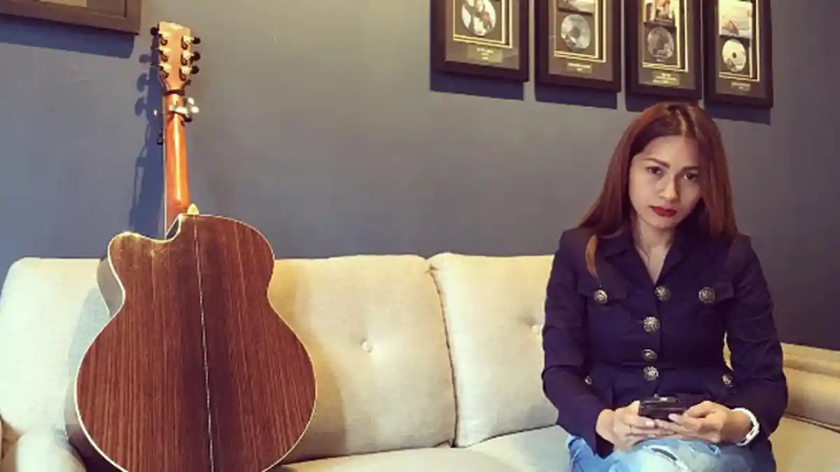 Tata Janeeta Nyanyikan Lagu dan Tulis Caption Ini, Netizen: Cocok Untuk Para Pelakor