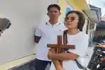 BREAKING NEWS: Rekonstruksi Kematian Lucky Sanu dan Delfi Foes di Kupang Dilakukan di Tiga Titik