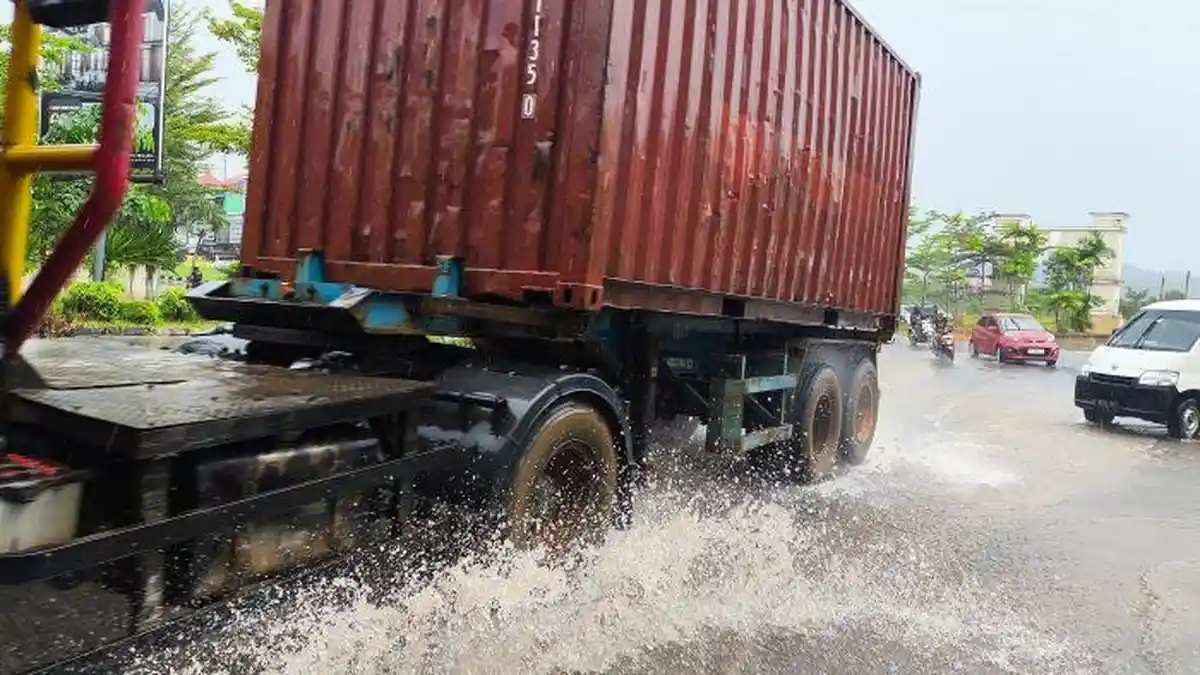 Hujan di Batam, Ancaman Banjir dan Kondisi Drainase, Salah Siapa?