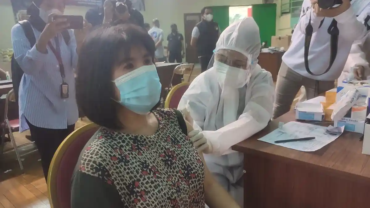 49,30 Persen Warga Kecamatan Pulogadung Sudah Divaksinasi Covid-19