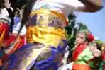 Tarian Tradisional Massal Peringati Kemerdekaan RI ke-71