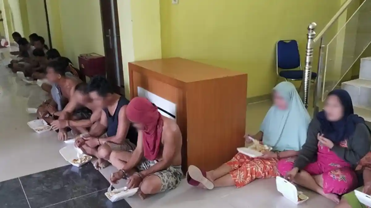 Kades Surulangun & 3 Perempuan Diamankan Saat Pengerebekan Kampung Narkoba di Muratara