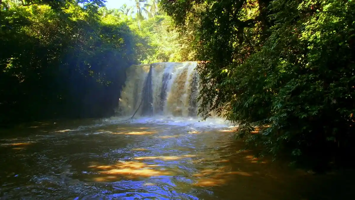 Air Terjun dan 'Penghuni Kasat Mata'! Sosok Ini Temukan 5 'Korbannya'!