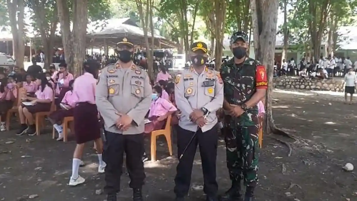 Polres Malaka Gandeng TNI di Perbatasan RI-RDTL Gelar Vaksin Massal