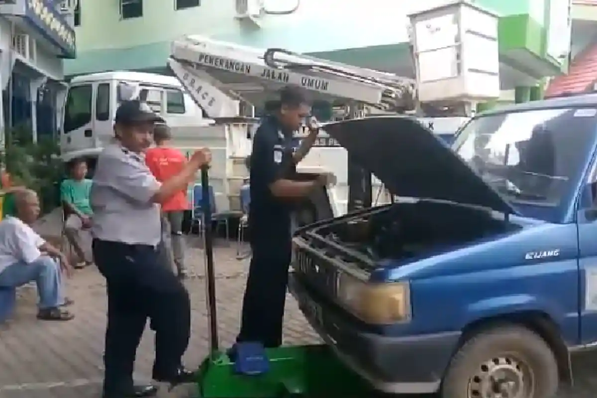 UPT Pengujian Kendaraan Bermotor Sambas Lakukan Uji KIR Gratis