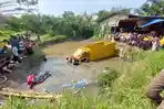 truk-colt-disesel-terjun-ke-sungai.jpg