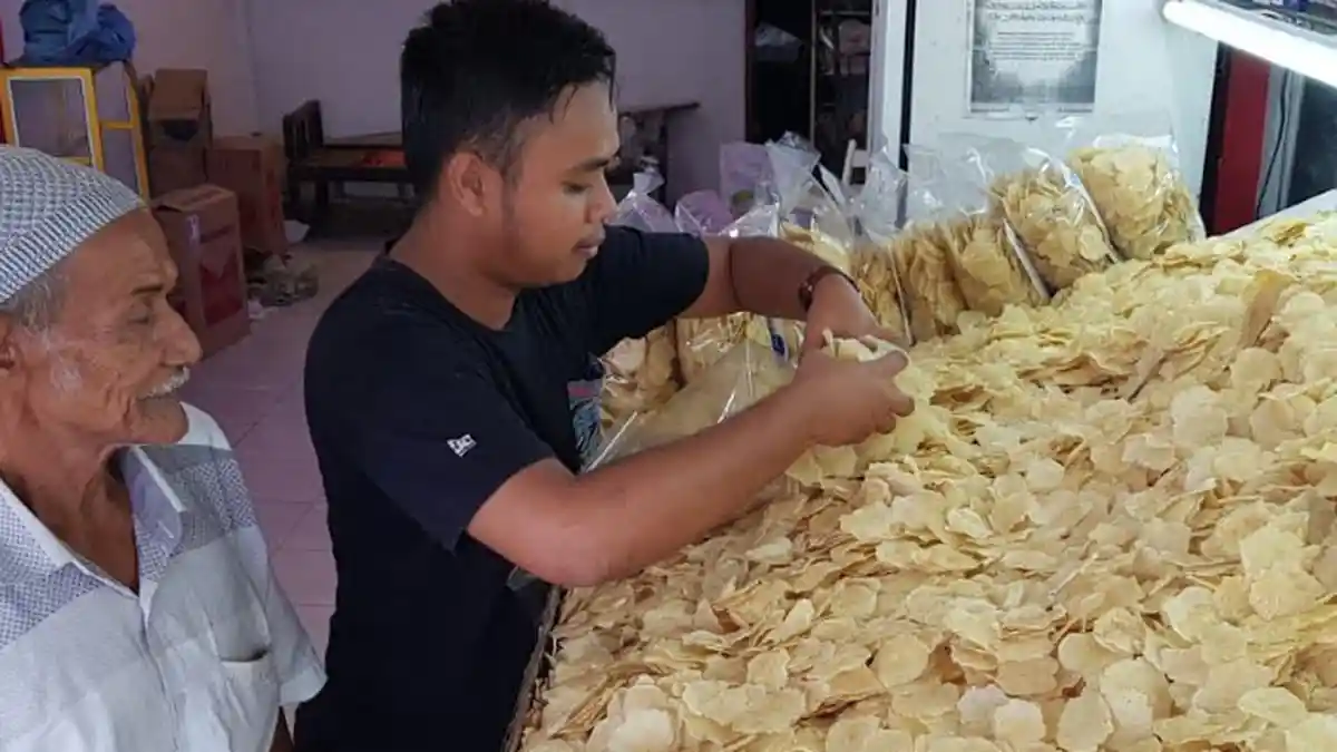 Harga Kerupuk Muling di Pasar Beureunuen Pidie Rp 67 Ribu dan Rp 72 Ribu Per Kilogram