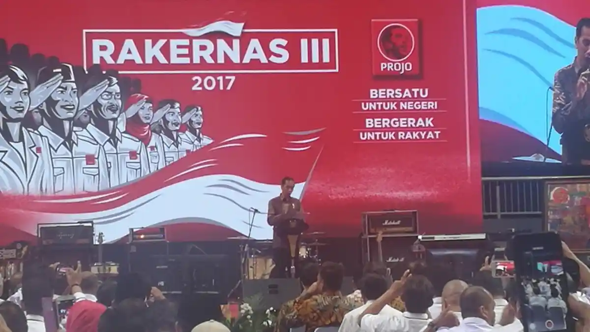 Fahri Hamzah Ingatkan Jokowi Hati-hati dengan Para Relawannya