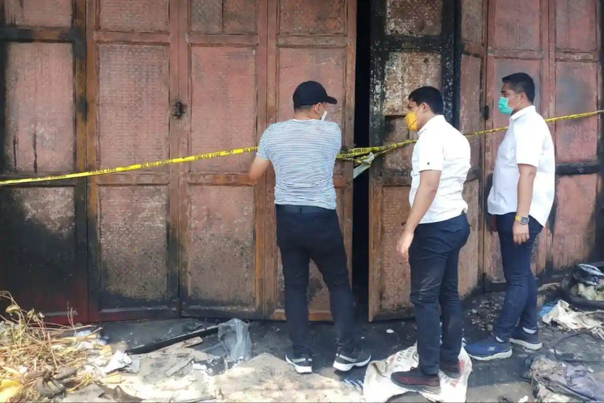 Fakta Baru Kebakaran Tewaskan Satu Keluarga di Tangerang, Ada 5 Plastik Bensin di Mobil Pacar Korban