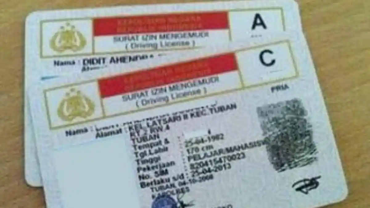 MODUS Sindikat Pembuat SIM Palsu di Surabaya, Dicetak di Kertas Stiker Hingga Patok Rp 400 Ribu