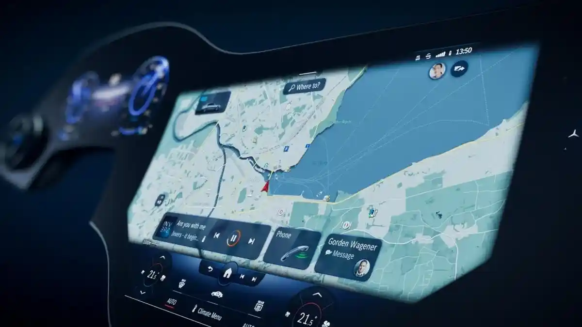 Mercedes-Benz Kenalkan Dasbor MBUX Hyperscreen di Mobil Listrik EQS