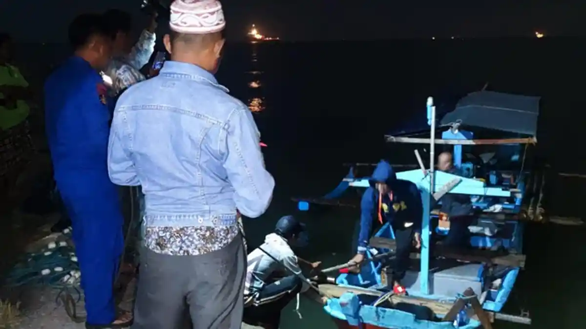 Mesin Perahu Mogok, 5 Pemancing Terombang-ambing di Laut Gresik Selama 9 Jam, Berhasil Diselamatkan