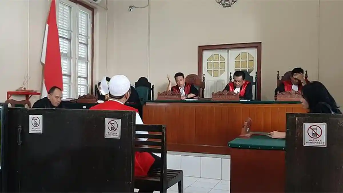 Abu Hamzah, Bos PT Abu Tours Dituntut Denda Rp 1 Miliar