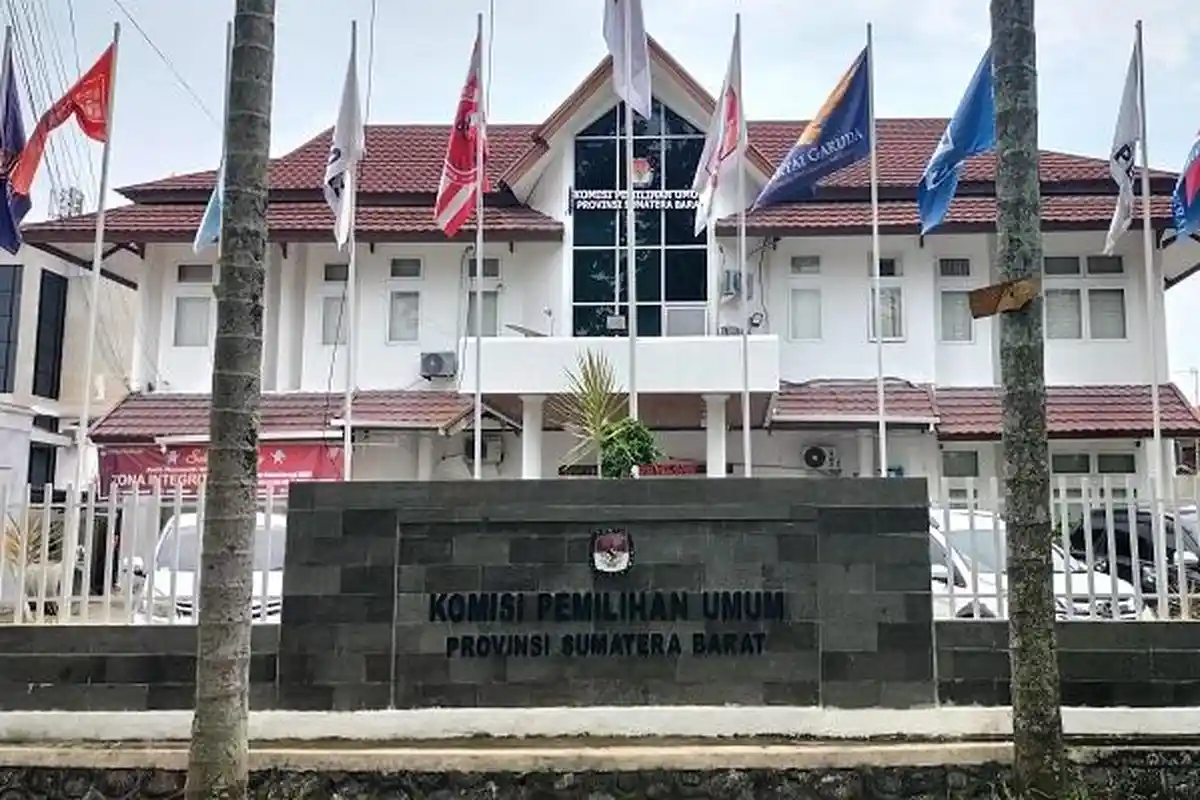 KPU Sumatera Barat Terima 84.823 Kotak Suara, 1.008 Unit Kondisi Rusak