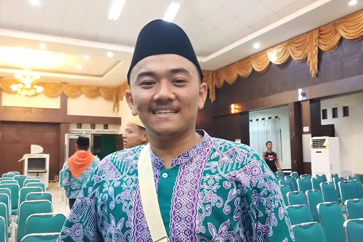 Fikril dan Maksum Jadi Jamaah Calon Haji Termuda dan Tertua dari Pasaman Barat Sumbar