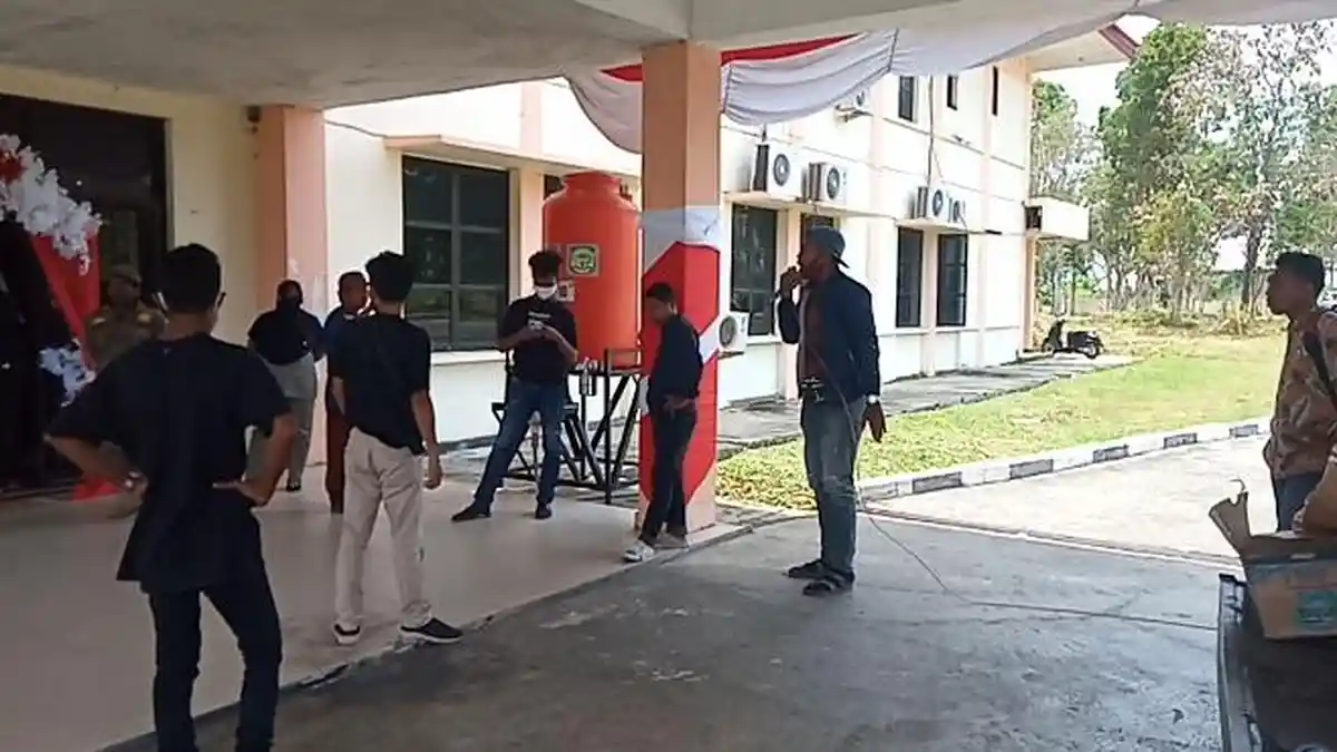 Demo Dana Desa Ubung, Mahasiswa di Namlea-Pulau Buru Dihajar Preman