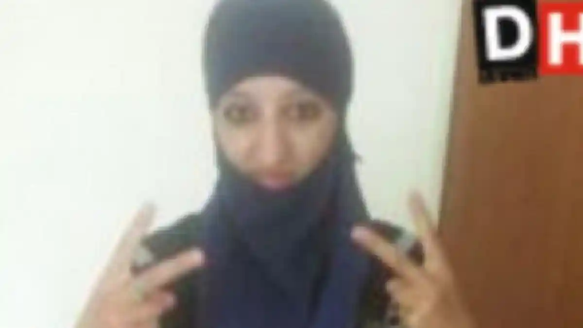 Ini Sosok dan Identitas Wanita yang Ledakkan Diri di Paris