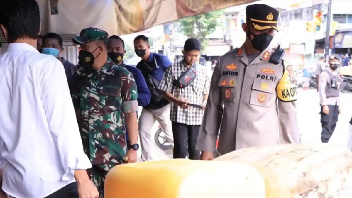 Soal Emak-Emak Curi Minyak Goreng, Begini Reaksi Kapolres Madiun