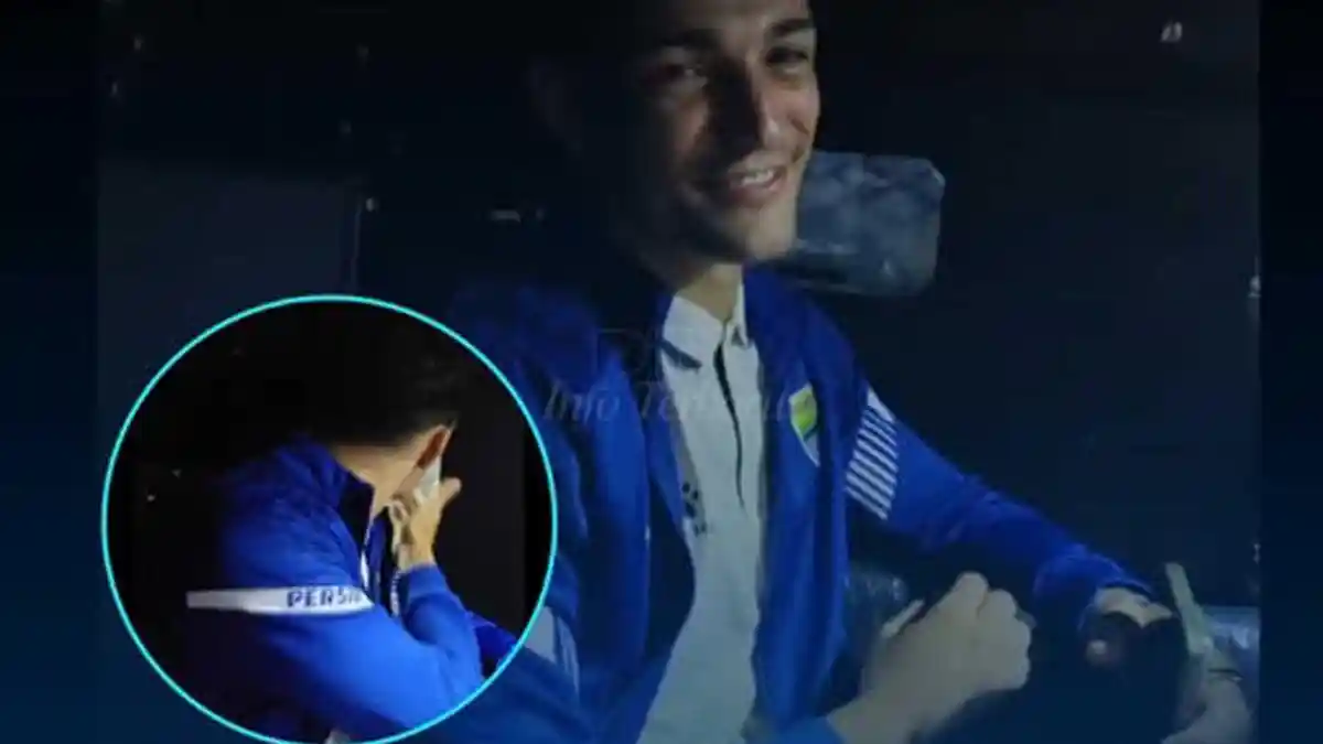 Aksi 'Kiss Bye' Federico Barba dari Dalam Rantis Usai Duel Persib vs Persija Curi Perhatian