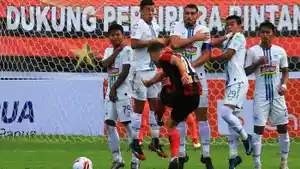 persipura-vs-psis-semarang.jpg