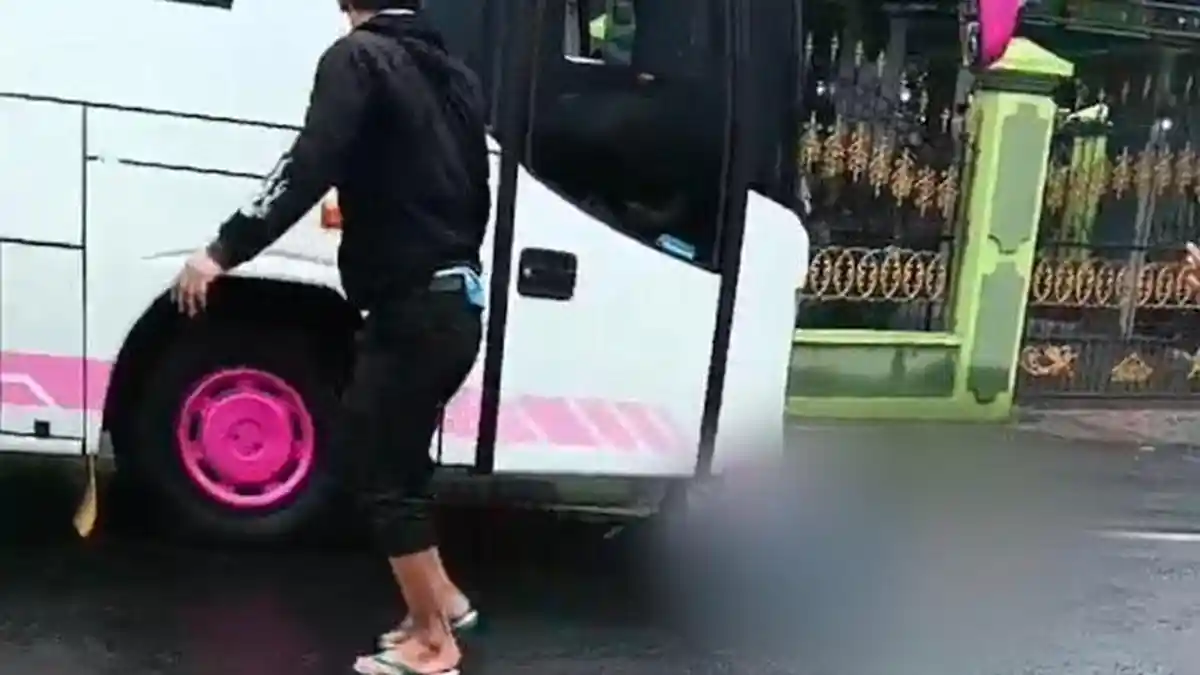 Kecelakaan di Banyuwangi, Jatuh dari Motor, Siswa SMA Dihantam Bus hingga Kaki Terlindas