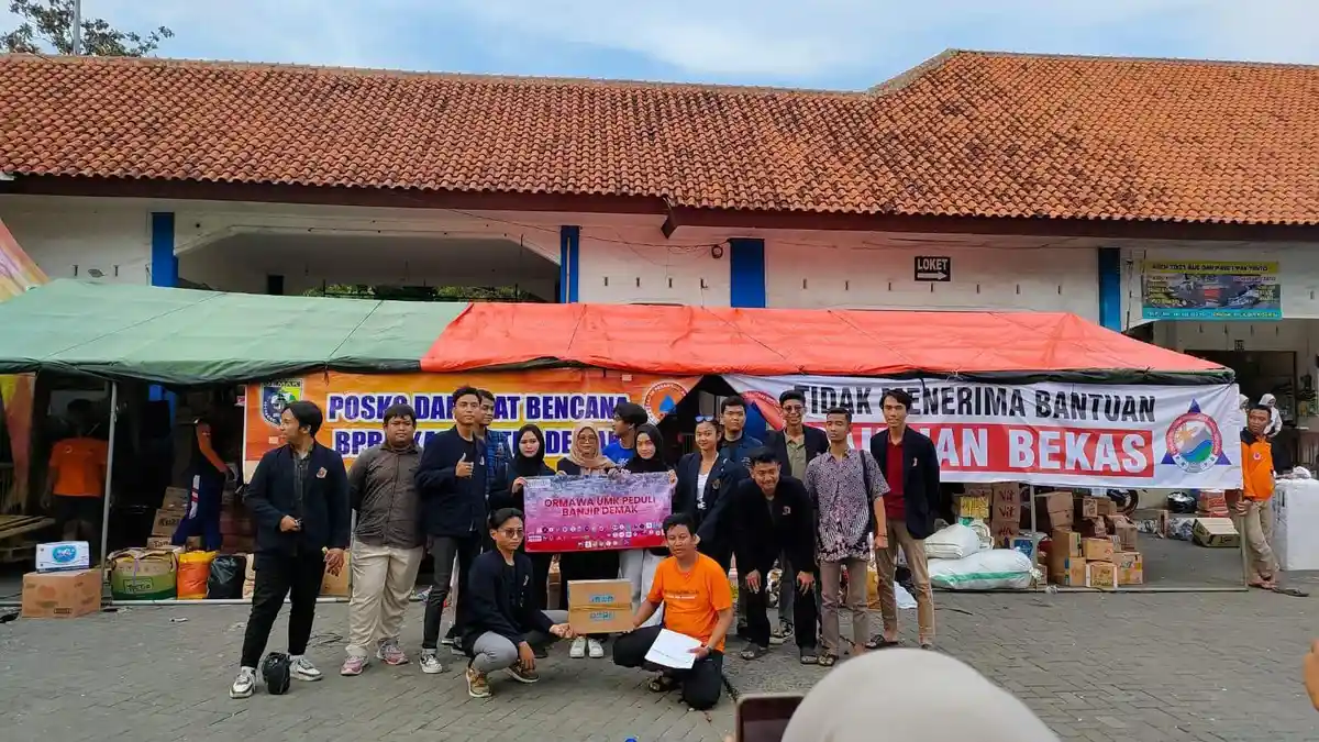 Mahasiswa UMK Gotong Royong Bantu Korban Banjir Karanganyar Demak, Kumpulkan Dana Rp27,6 Juta