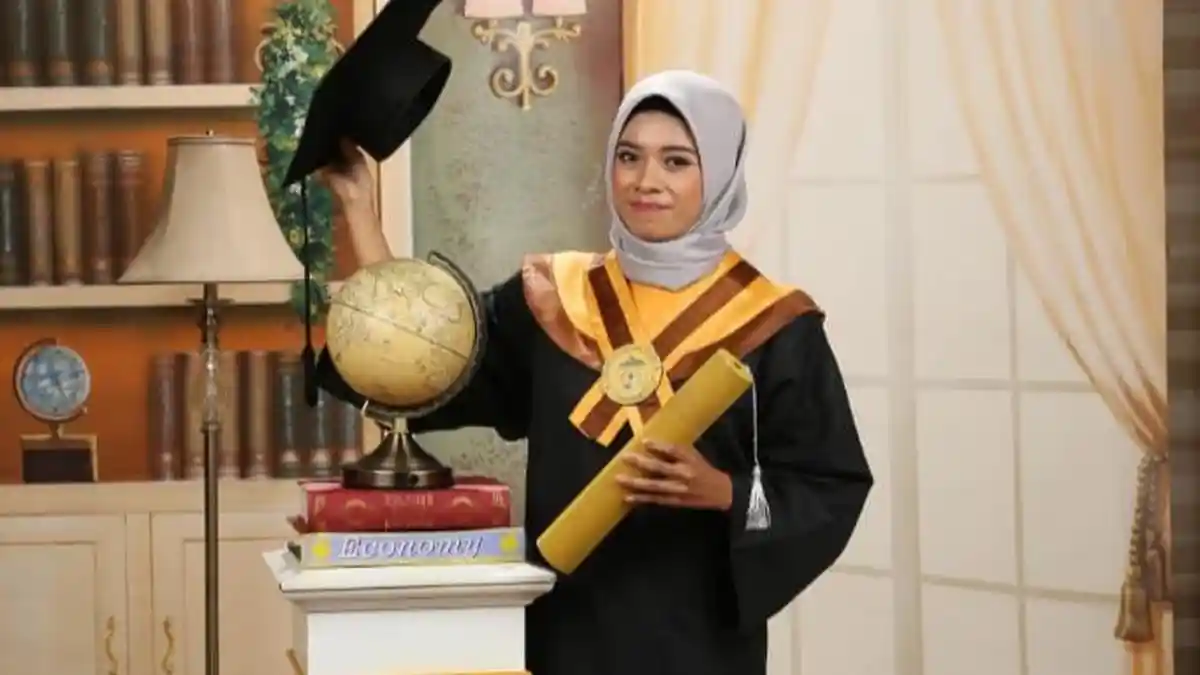 Profil Wiwi Sapitri, Lulusan Terbaik Fakultas Ekonomi UPRI Makassar