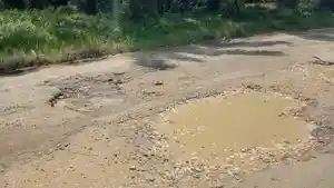 Jalan-Rusak-di-Dusun-Bangko-Merangin-Dikeluhkan-Warga-Kerap-Sebabkan-Kecelakaan.jpg