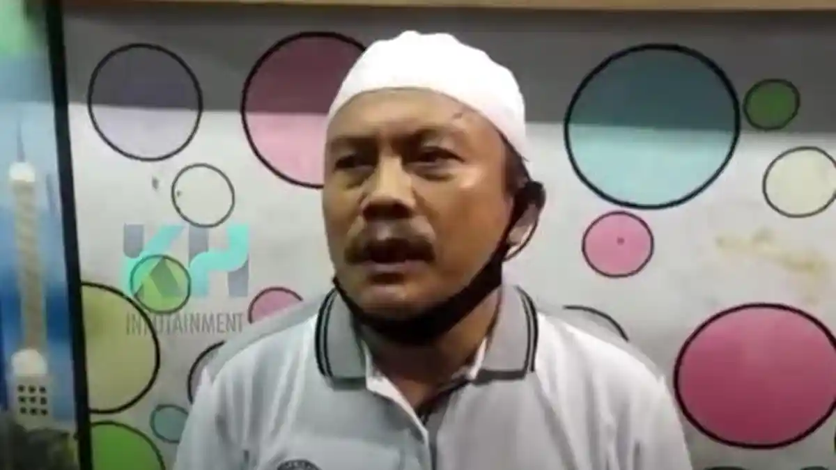 Ketua RT Ungkap Ayus Sabyan Ternyata Sosok Suami yang Romantis