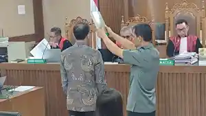 Nadiem-bersaksiiiiii.jpg