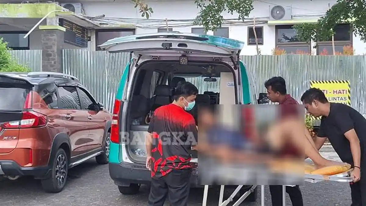 Terjatuh saat Mendaki Bukit Maras, Pendaki Remaja Dievakuasi ke RSUD Depati Bahrin Sungailiat - Bangkapos.com