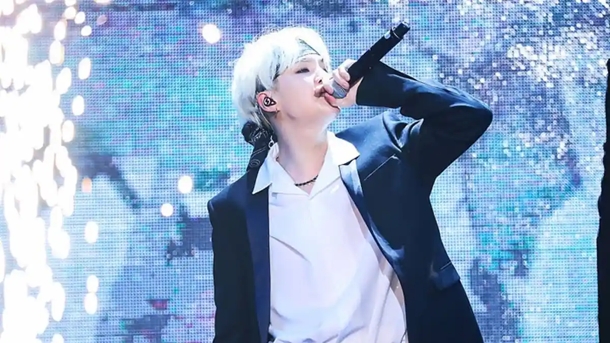 Pernah Alami Depresi & Curhat Lewat Lagu, Netizen Beri Pujian Pada Suga BTS, “Dia Sungguh Keren”