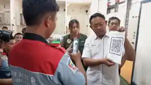 Siswa-SMKN-3-Boyolangu-isi-survei-usai-dugaan-keracunan-MBG.jpg
