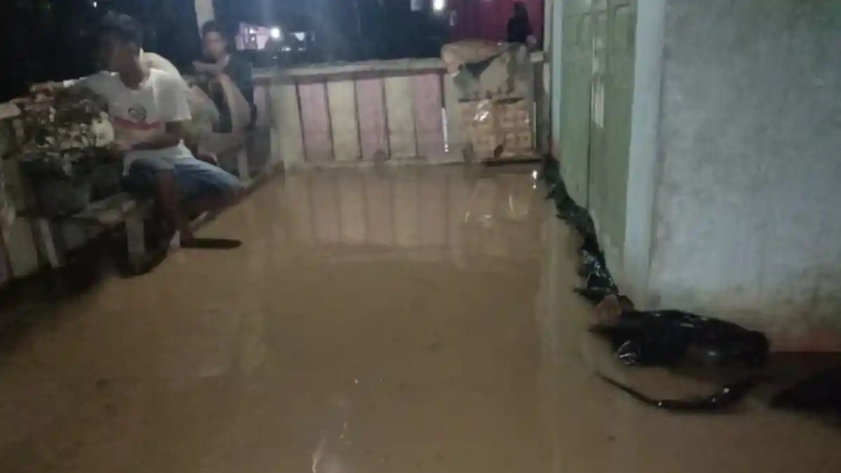 UPDATE Rahul Tapan Pesisir Selatan Kembali Banjir: Warga Sebut Ketinggian Air Capai 1 Meter Lebih
