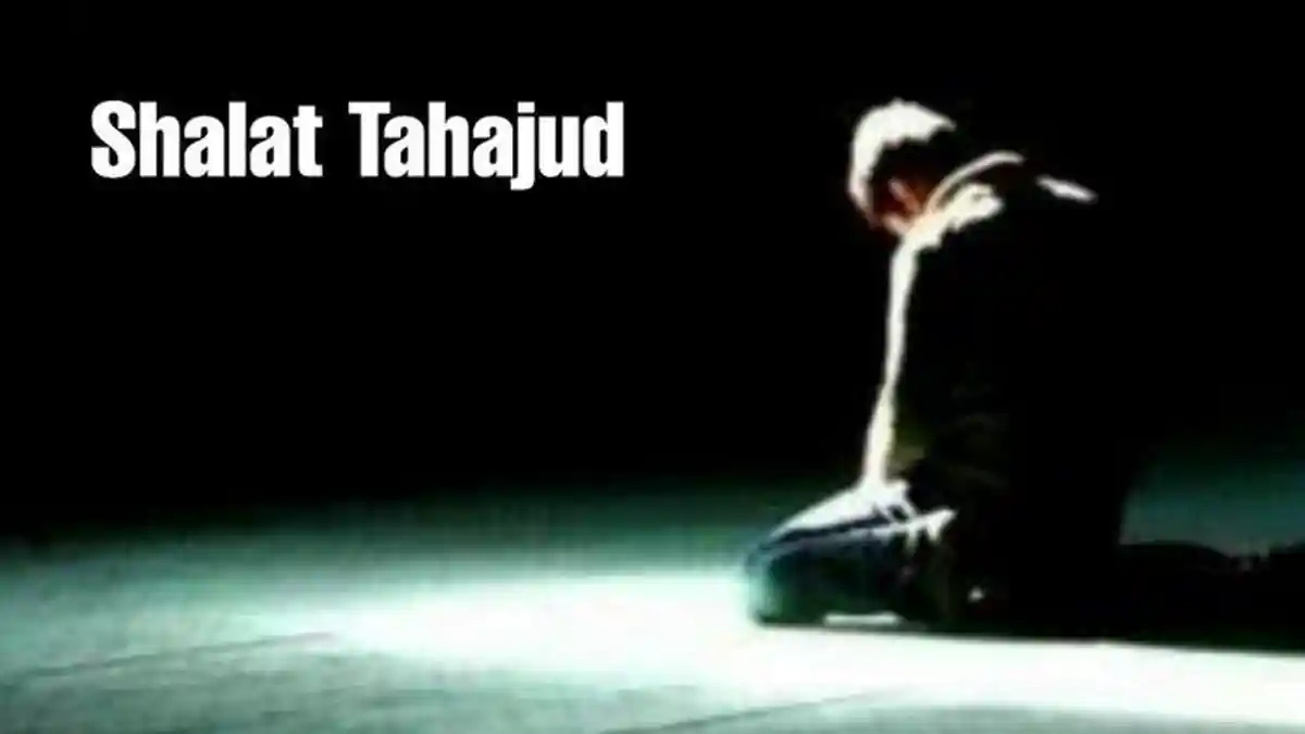 Keutamaan Rajin Mengerjakan Sholat Tahajud di Bulan Suci Ramadhan Menurut Ustaz Adi Hidayat