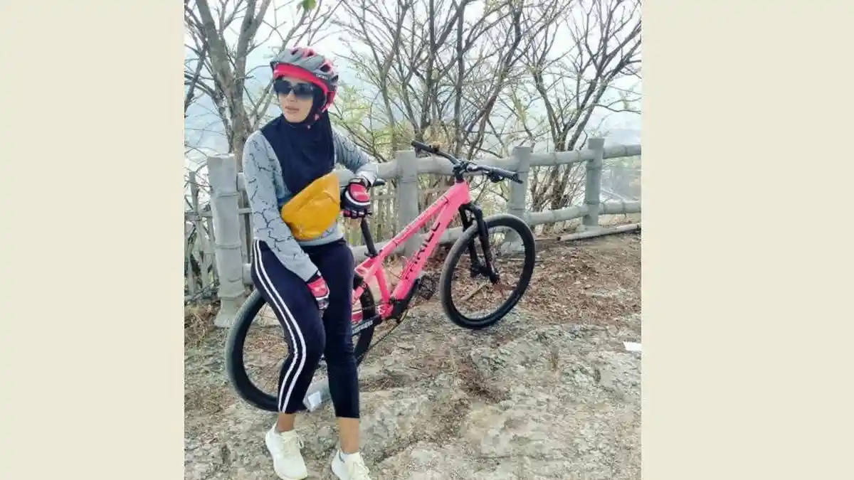 10 Tutorial Hijab Olahraga Praktis dan Nyaman Hijab Pashmina, Segi Empat hingga Syar'i