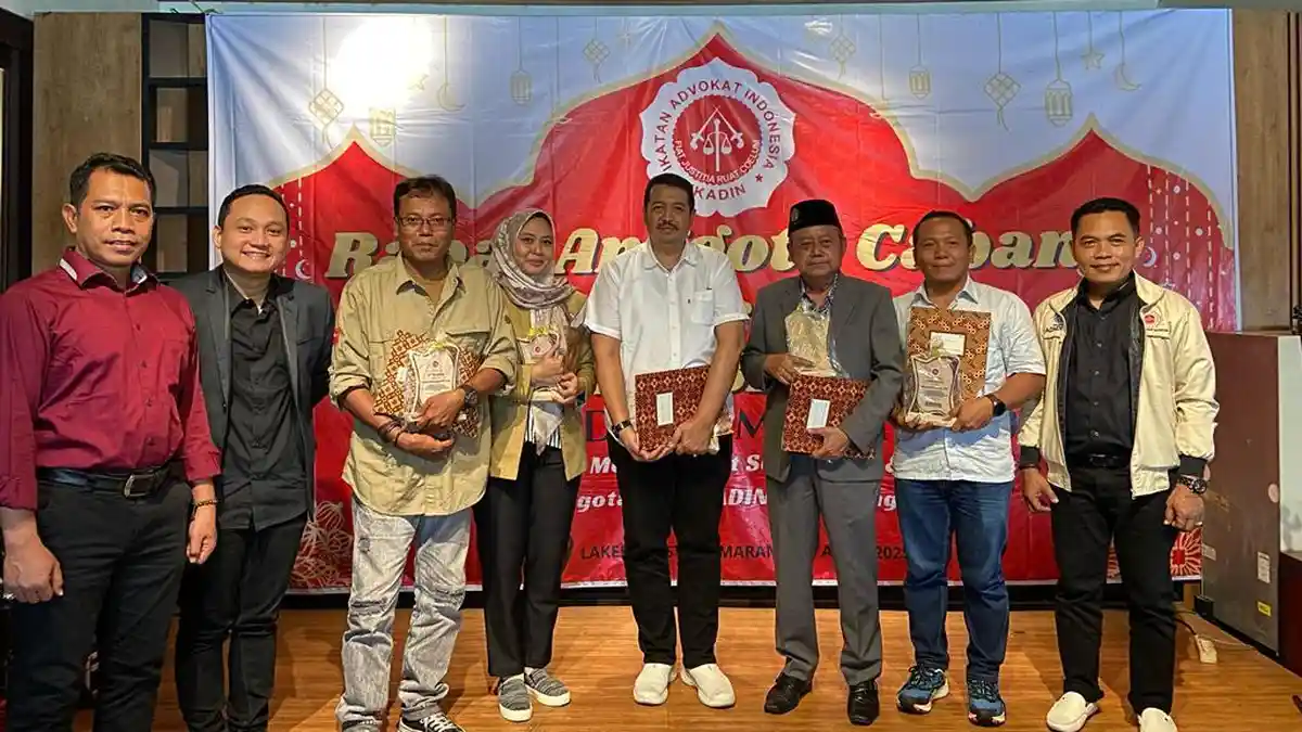 Ikadin Berikan Penghargaan kepada Pengacara Fenomenal di Kota Semarang