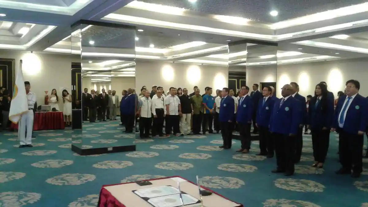 KONI Lantik Klemen Tinal Sebagai Ketua Umum PB PORSEROSI Periode 2017-2021