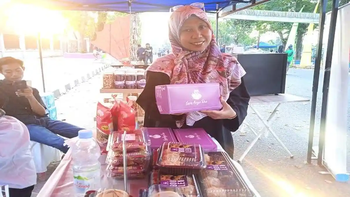 Cerita Fitri Lidia Owner Lapis Angso Duo, Pakai BRImo untuk Mempermudah ...