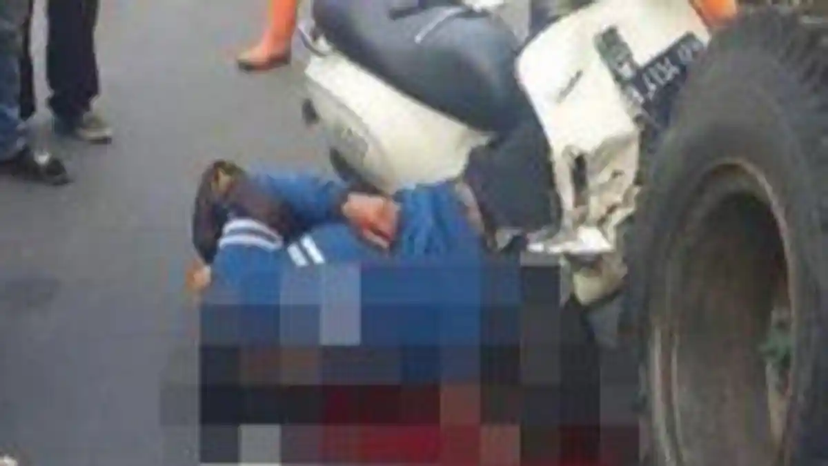 Kecelakaan Maut Pkl 06.30 WIB, Pengendara Vespa Piaggio Tabrak Truk Sampah, Isfan Oleng Tewas di TKP