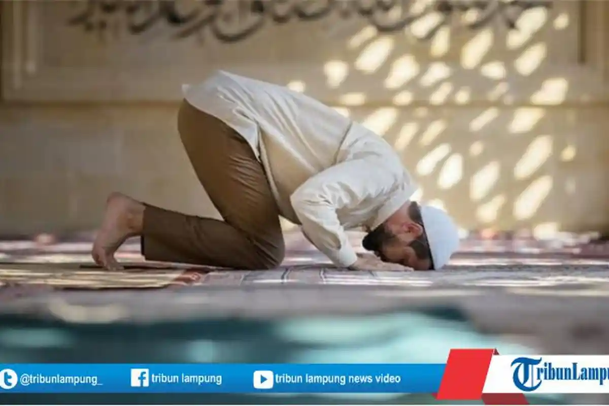 Bacaan Niat Sholat Subuh Kesiangan Arab, Latin, dan Artinya