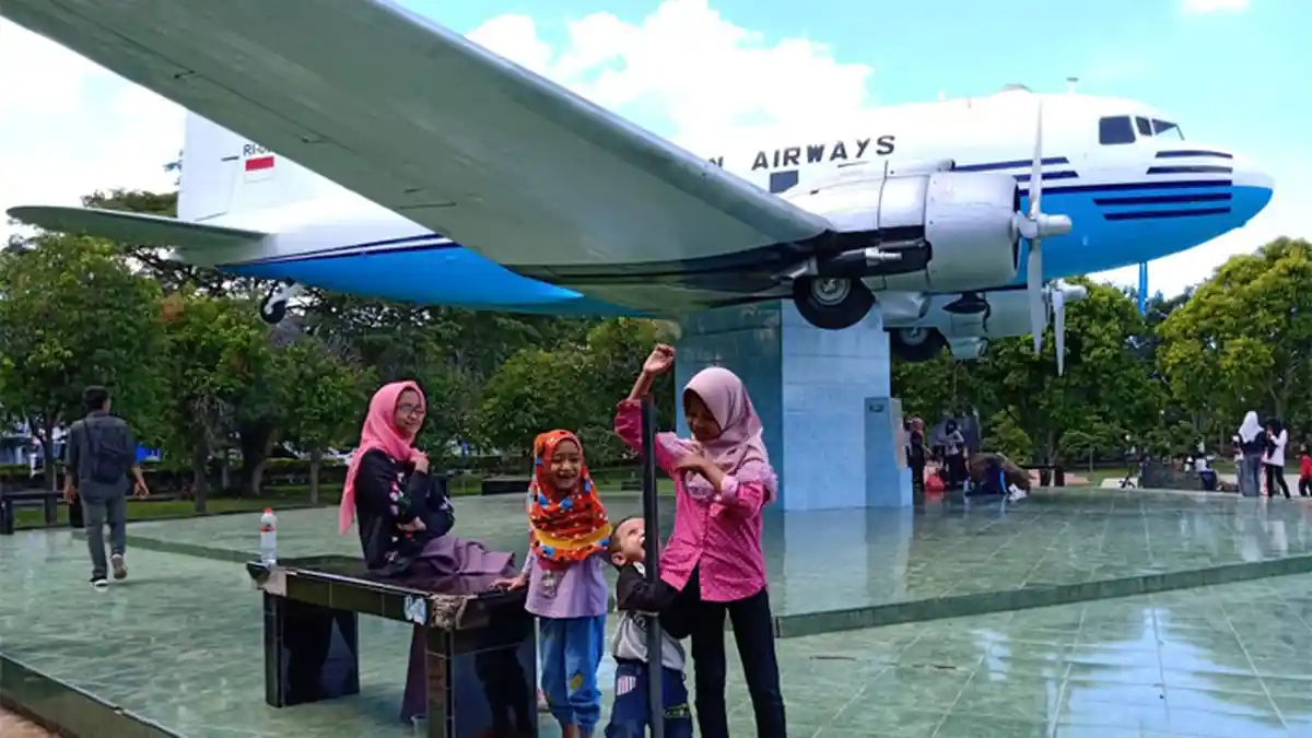 Harga Tiket Pesawat Turun Tapi Tetap Mahal, Ini Buktinya