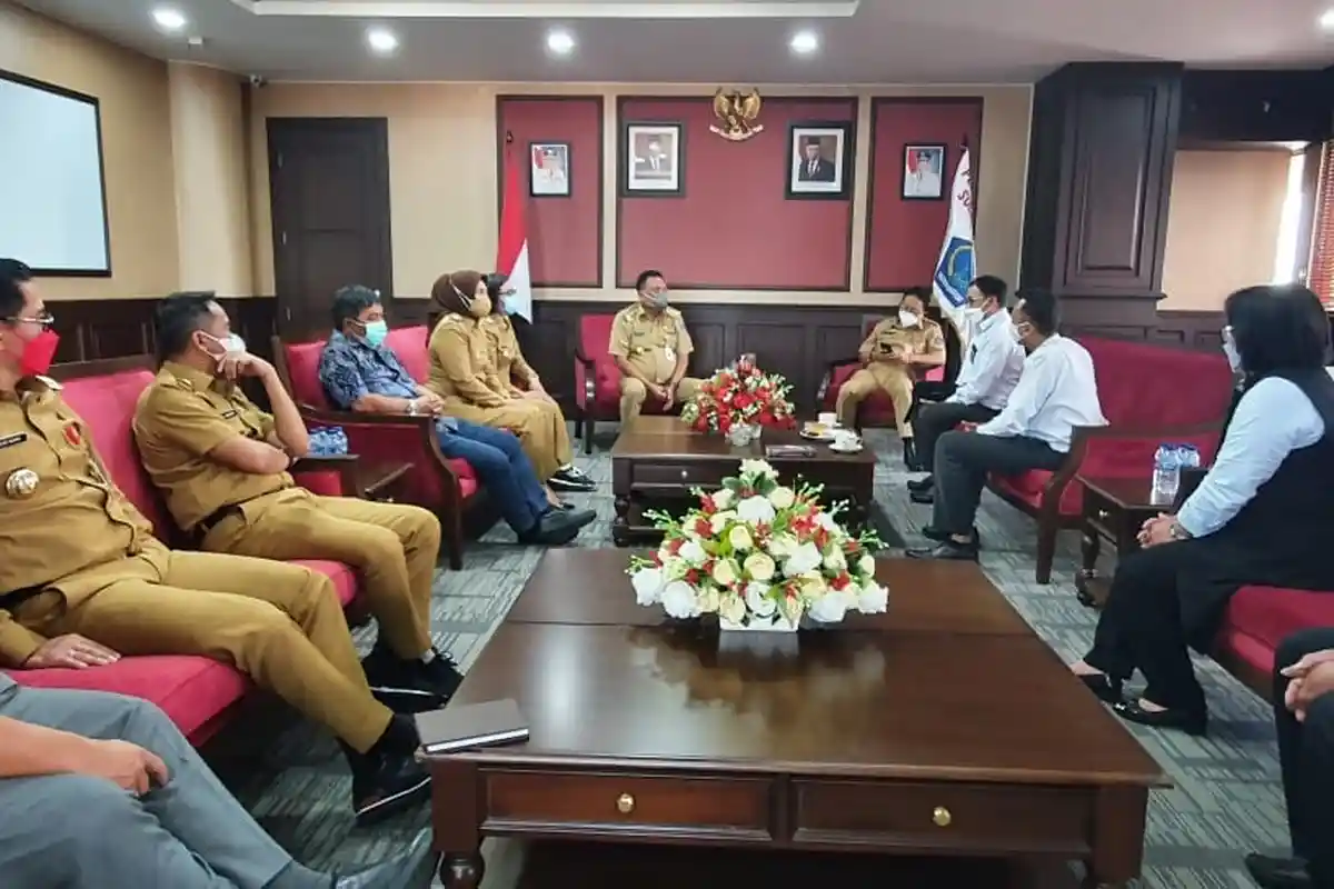 Bertemu Dengan GM PLN Suluttenggo, Tatong Bara: Kotamobagu Butuh Pasokan Listrik Memadai