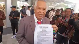 Ketua-tim-kuasa-hukum-tersangka-JFS-Direktur-PT-Matahari-MakmuR.jpg