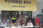 Tim-DVI-identifikasi-jasad-satu-korban-kecelakaan-maut-di-Tol-Japek.jpg