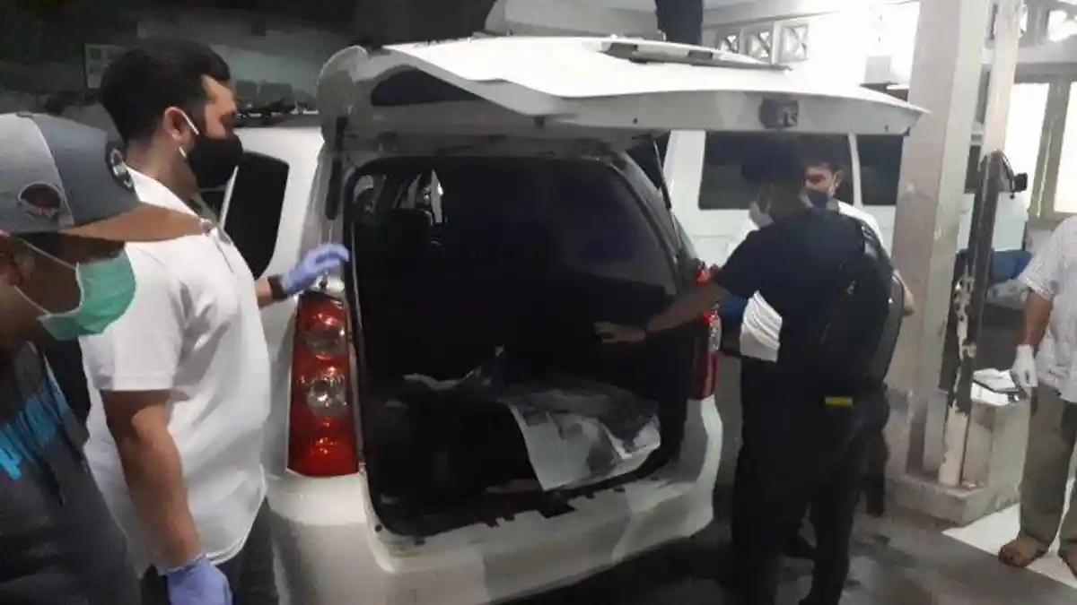 Petugas Temukan 3 Tas Besar dan Senjata Api Milik Bandar Sabu yang Ditembak Mati di Apartemen