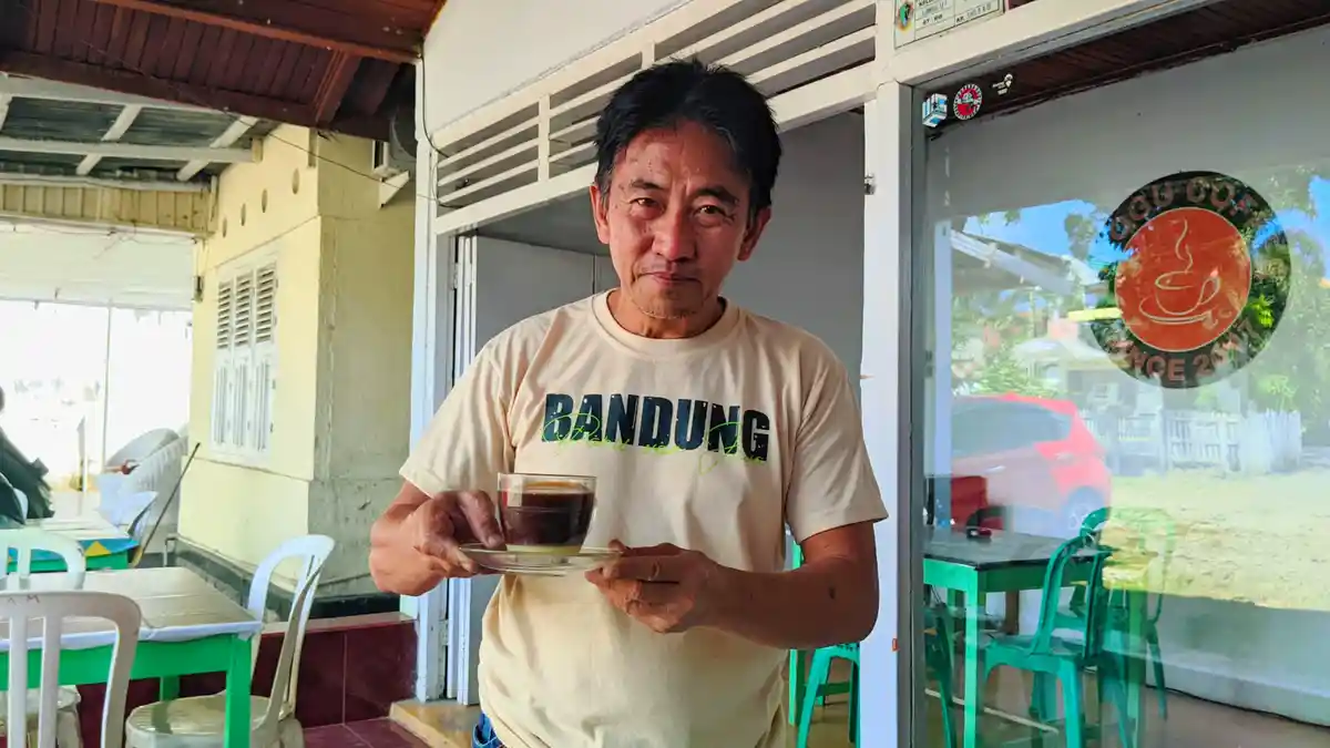 Meracik Kopi dari Sudut Kota, Kian Siaman Buka Warung Kopi Pinogu di Kota Gorontalo